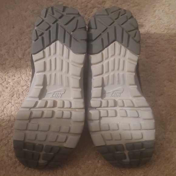 Nike Boots - Picture 5 of 6